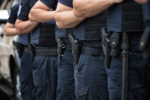 Por que Policiais que Fazem Pós-Graduação Ganham Mais?